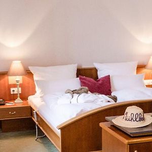 Standard Zimmer mit Kingsize-Bett